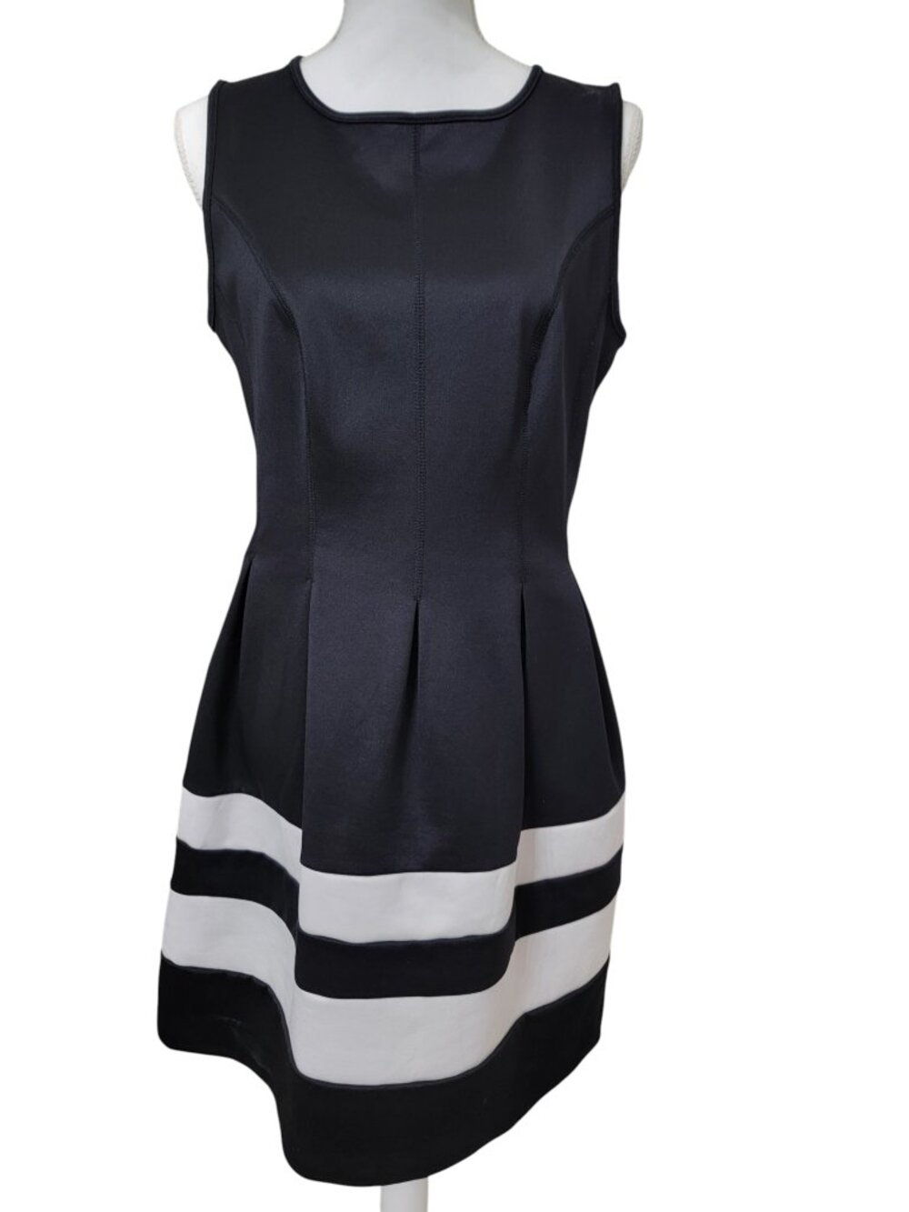 Apt. 9 Size M Black & White Striped Fit & Flare Dress